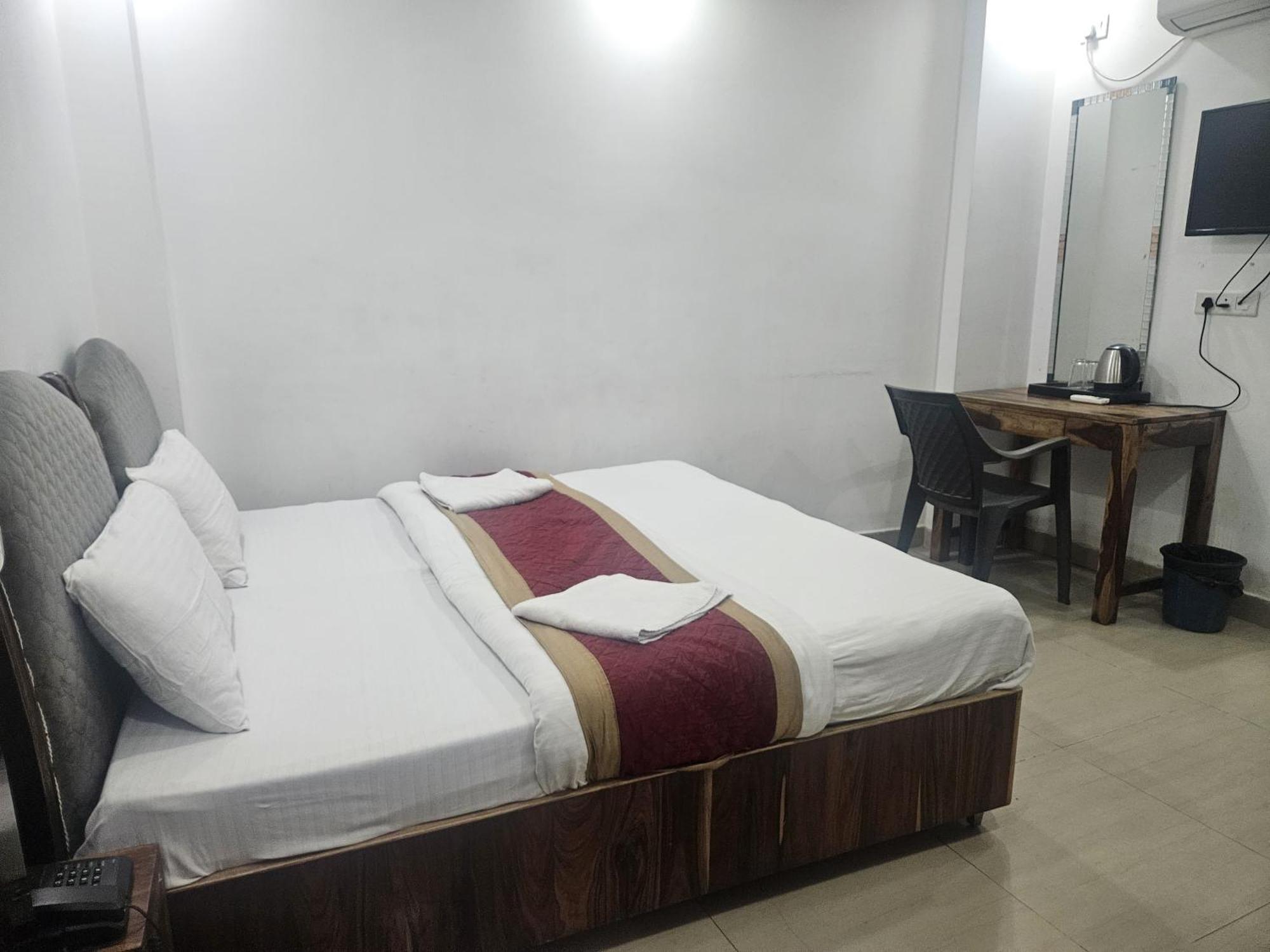 Yess Boss International Hotel New Delhi